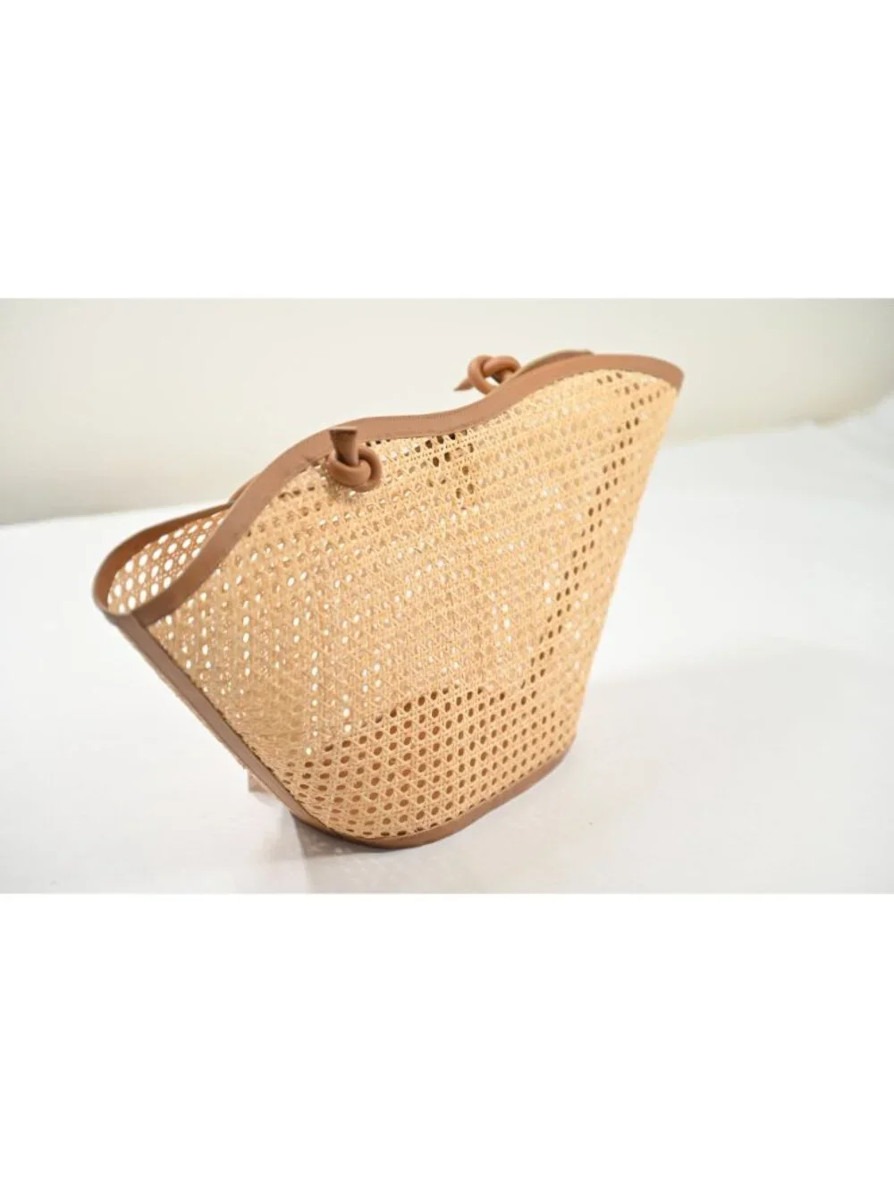 Folklore The Cella Bag in Camel
